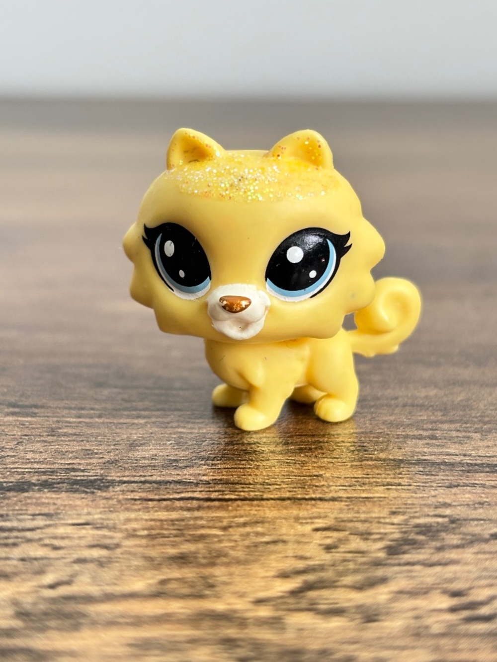 Littlest Pets Shop LPS #22 Yellow Glitter Persian Cat Amberette Figure Authentic